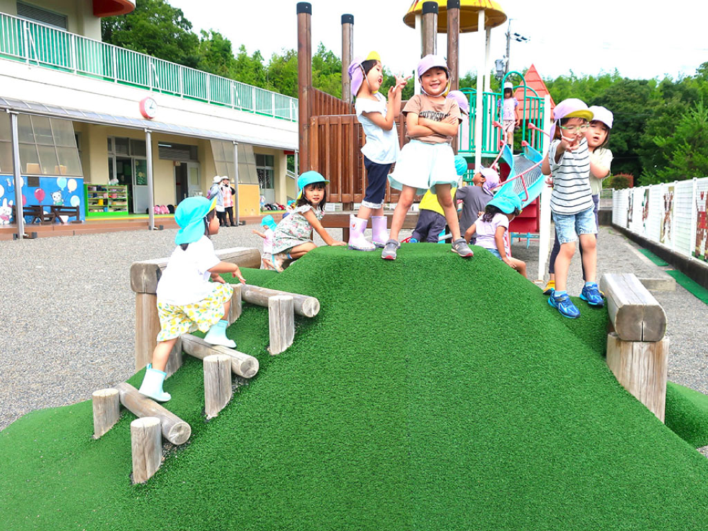 2歳児給食風景